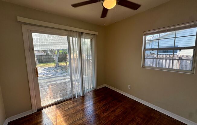 2 beds, 1 bath, $1,995