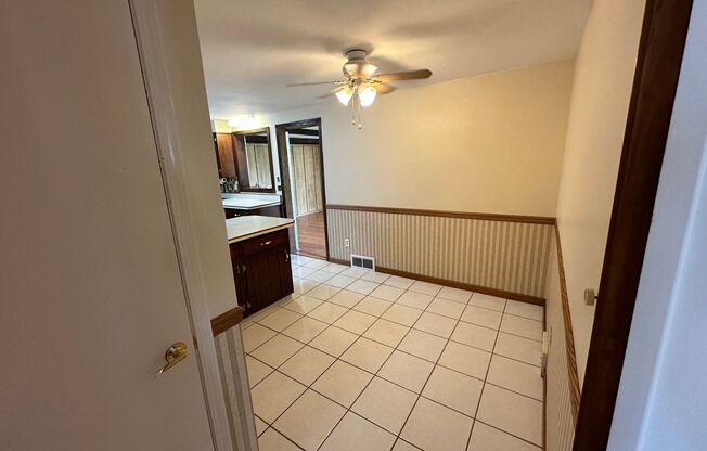 Homestead / Munhall - 2+ BR Single Family Home, AC, Garage, Yard, Bonus!