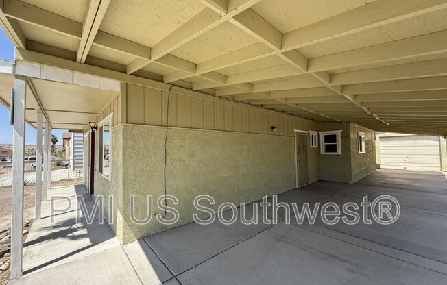 1386 LAKESIDE DR