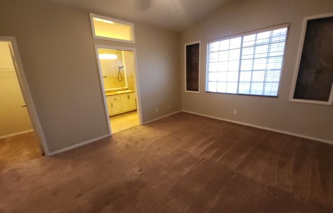 3 beds, 2.5 baths, $1,750, Unit Unit 1039