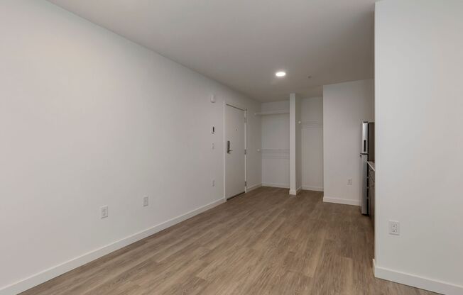 Studio, 1 bath, 250 sqft, $1,145, Unit 108