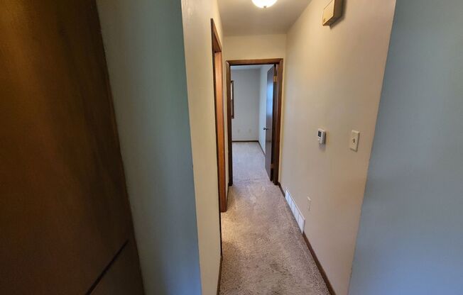 3 beds, 1.5 baths, 1,000 sqft, $1,250, Unit 1