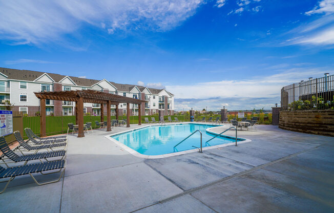 Resort Style Swimming Pool with Pergola Sundeck at Andover Pointe Apartment Homes, La Vista, Nebraska