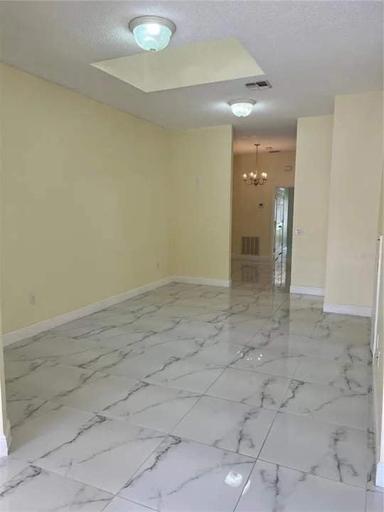 1005 UNIVERSAL REST PL