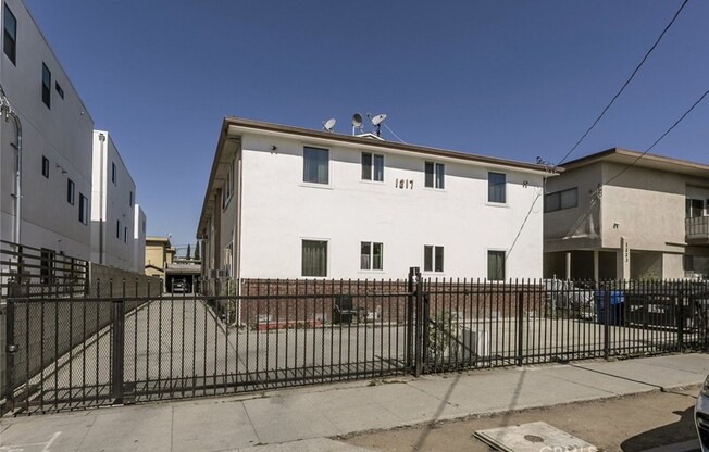 1217 N Kingsley Drive