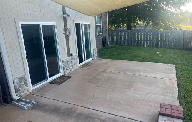 3 beds, 2 baths, $2,450