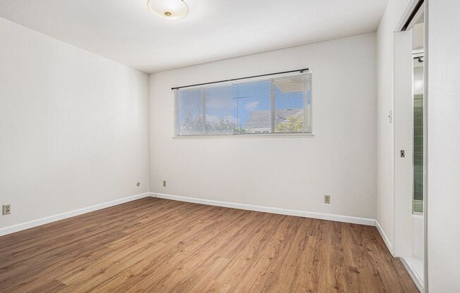 2 beds, 2 baths, $3,000, Unit 1372 Pearl St. #B