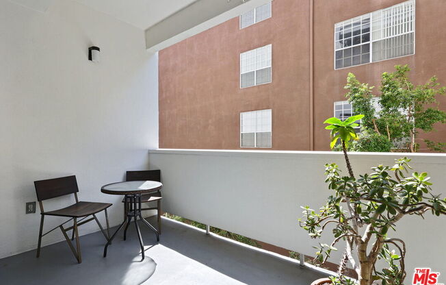 2 beds, 2 baths, 1,009 sqft, $3,500, Unit 414