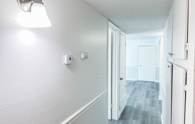 2 beds, 1 bath, 850 sqft, $1,695, Unit 9130-26