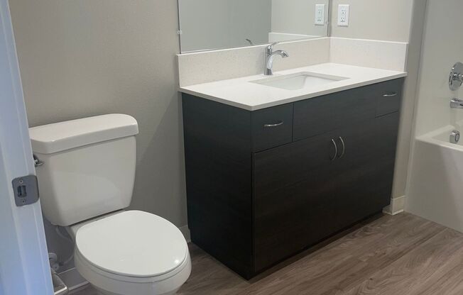 2 beds, 1 bath, 1,005 sqft, $1,715, Unit A22