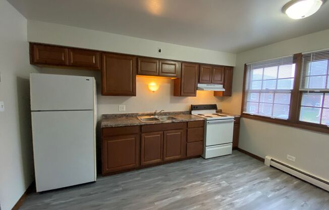 2 beds, 1 bath, 870 sqft, $799, Unit 522-2N