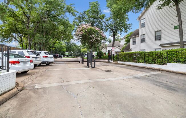 2 beds, 2 baths, 800 sqft, $1,595, Unit 4132