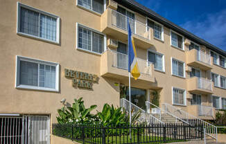 Apartment Building in Los Angeles