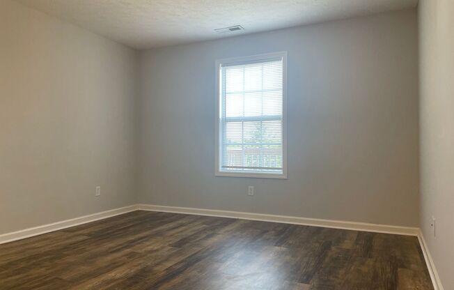 1 bed, 1 bath, $750, Unit 355F