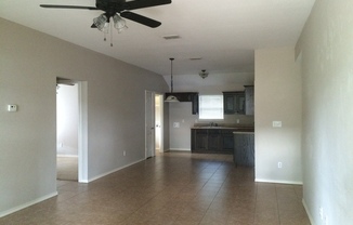 3 beds, 2 baths, $1,250, Unit 17104 Sentinel Ln