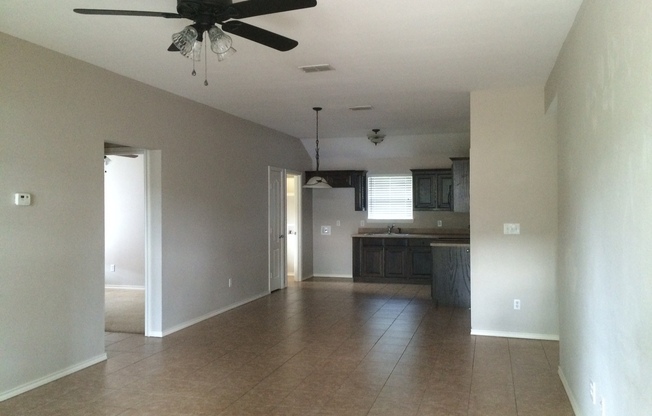 **COMING SOON!** 3 Bedroom Duplex for Rent in Lindale!