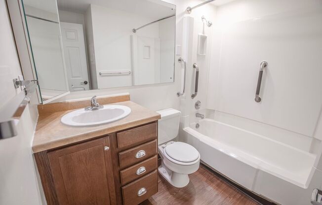2 beds, 2 baths, 918 sqft, $1,765, Unit 305
