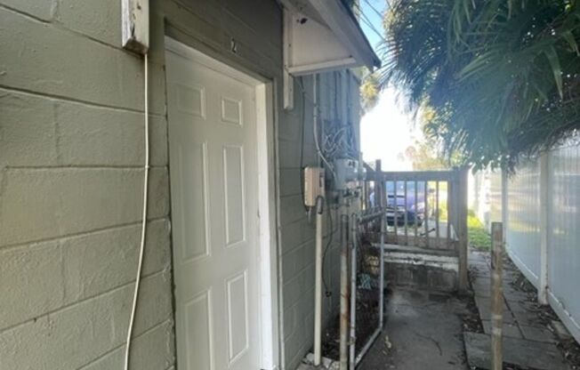 1BD / 1BA UNIT IN NORTH ST. PETE, All Utilities Included!