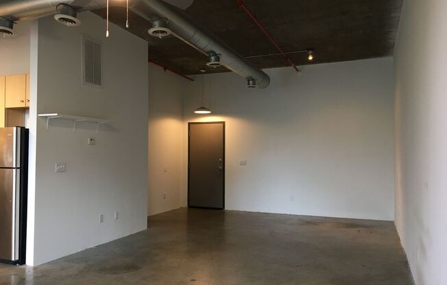 Studio, 1 bath, 700 sqft, $1,535, Unit A-203