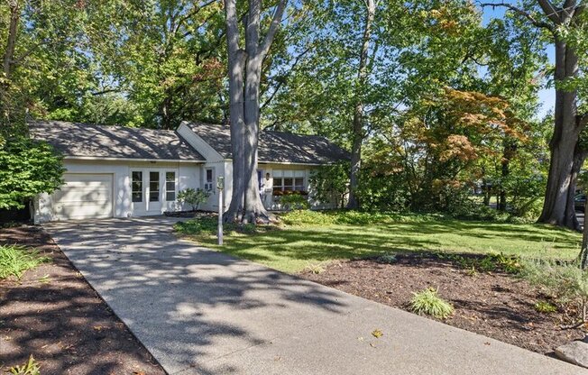 17 LOCKLAND AVE
