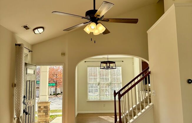 End Unit Townhome in Callonwood, Matthews! Near I-485