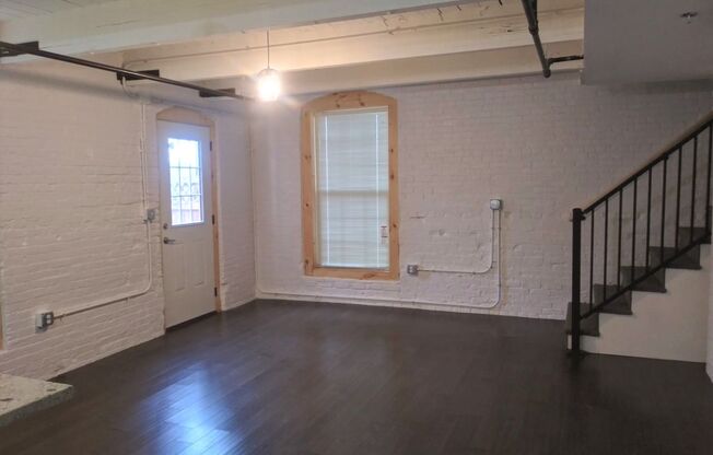 1 bed, 1 bath, 1,096 sqft, $2,050, Unit 108