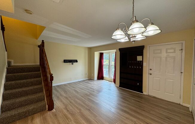 Stunning 2 Bed 2.5 Bath Interior Townhome In Newgate Community