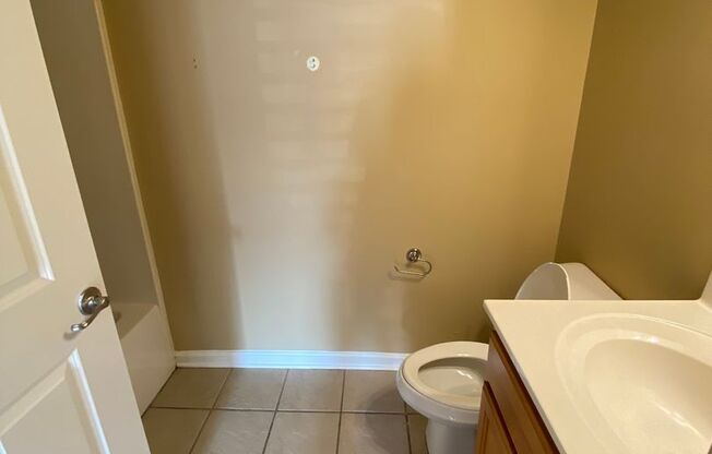 2 beds, 2 baths, 1,048 sqft, $1,295, Unit 4500-101