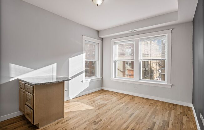 7450-7456 N Greenview Ave