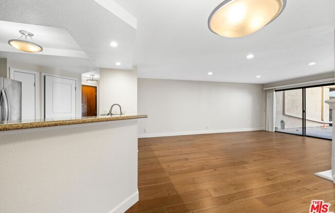 1633 S Bentley Ave Apt 104