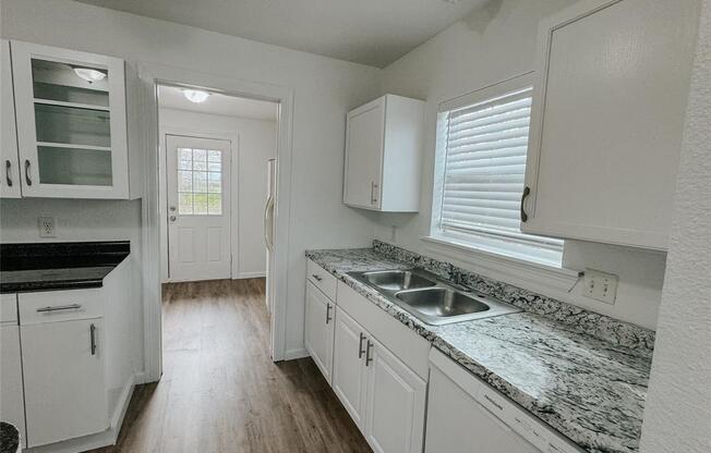 1050 W BAKER ST