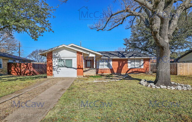 1911 HILLCREST DR