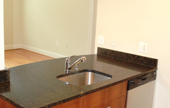 2 beds, 2 baths, 850 sqft, $3,900, Unit 203