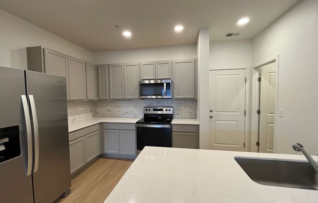 Beautiful Newer Build Townhome in Greeley