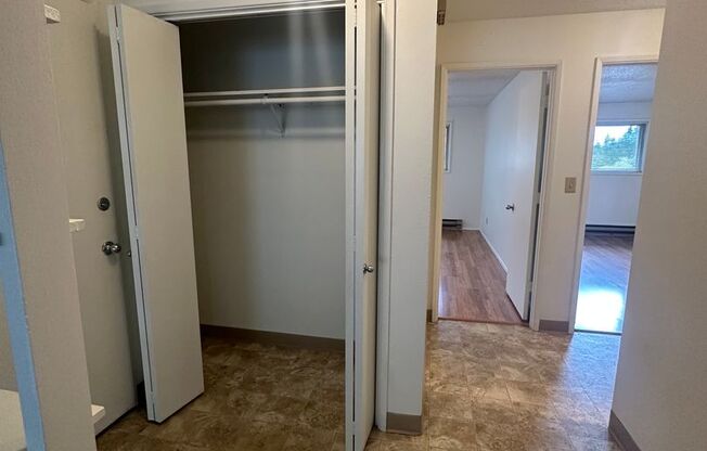 2 beds, 1 bath, $1,250