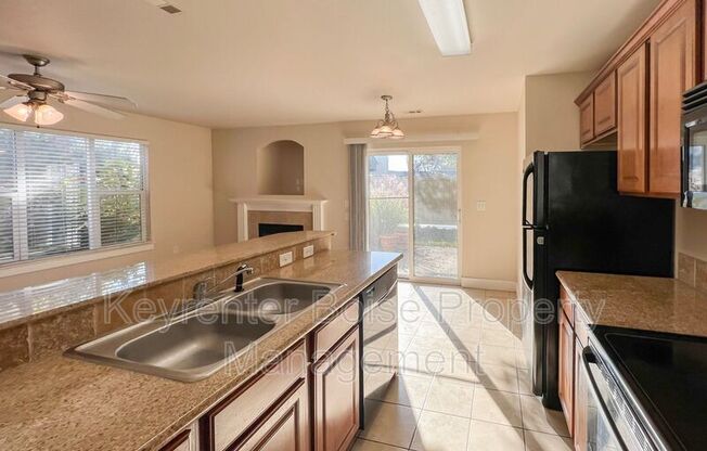 11045 W GARVERDALE LN