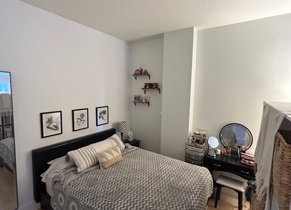 Studio, 1 bath, 511 sqft, $3,300, Unit L310