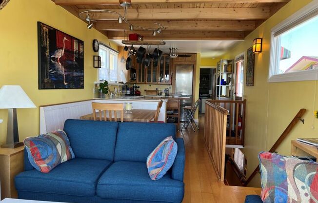 Furnished Sausalito Houseboat- Available Oct 7th to June 30,2025