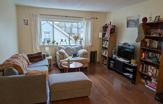 2 beds, 1 bath, 740 sqft, $2,100, Unit 16