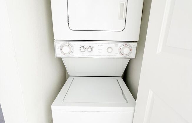 2 beds, 2 baths, 960 sqft, $3,195, Unit 0100