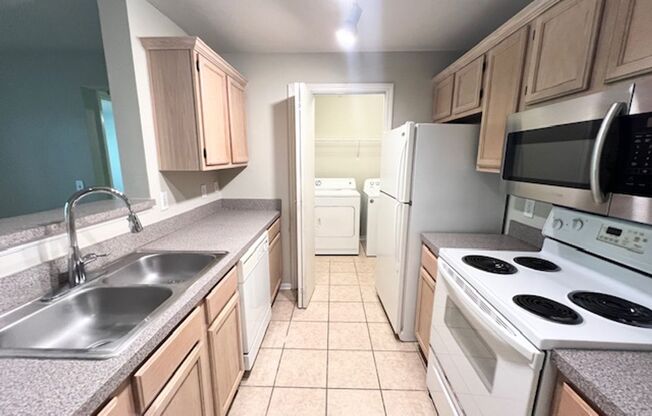 1 bed, 1 bath, $1,050, Unit # 1524