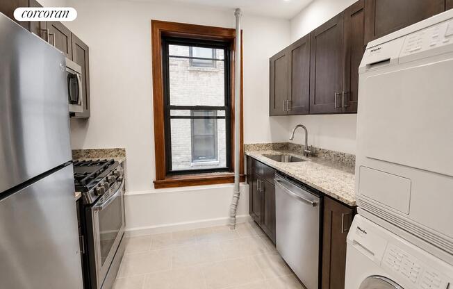 505 W 122 ST