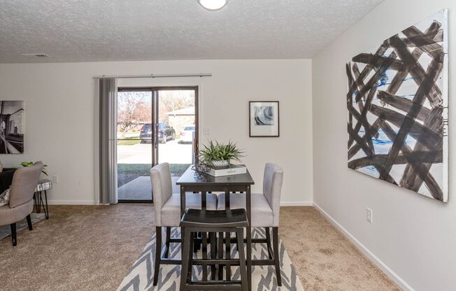 2 beds, 1 bath, 950 sqft, $1,400, Unit 1558 Metzler Drive