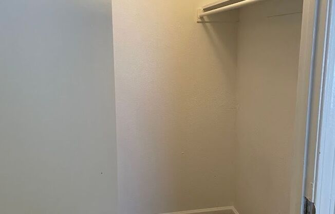 1 bed, 1 bath, 477 sqft, $1,100, Unit 209