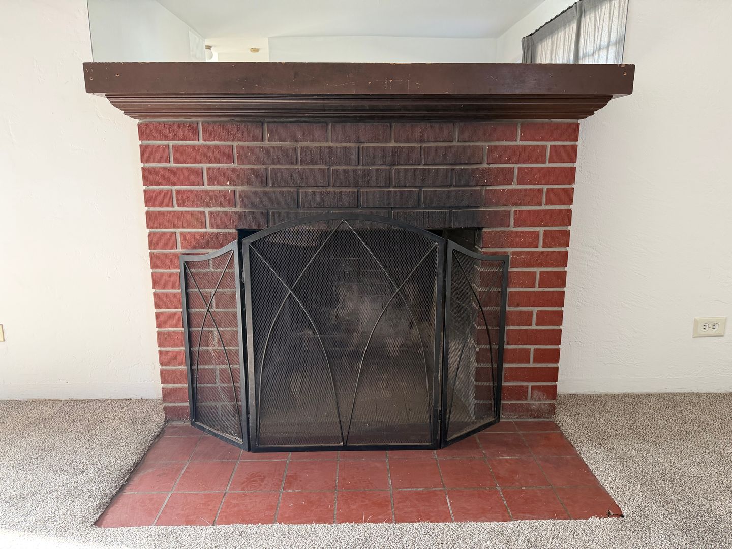 3 Bedroom Home w/Large Backyard