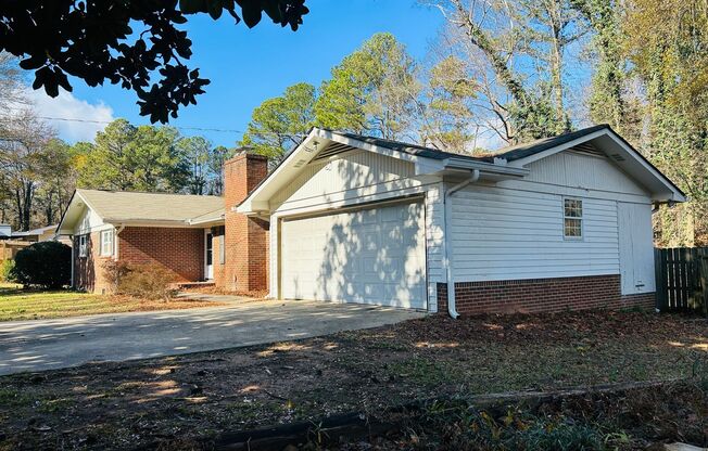 Beautifully renovated 3 bedroom 2 bathroom apartment in Lithia Springs! Must See!