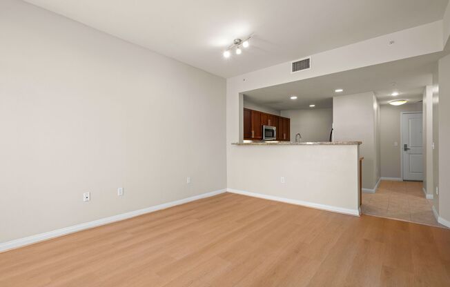 Beautiful Condo Right Across from Petco Park!