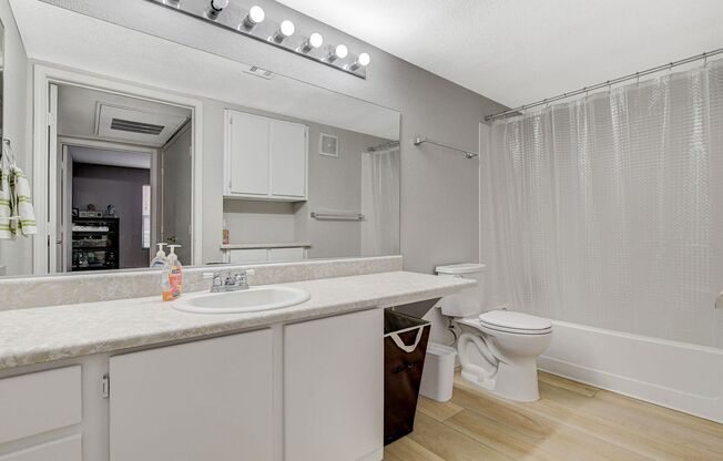 1 bed, 1 bath, $1,200, Unit # 1172