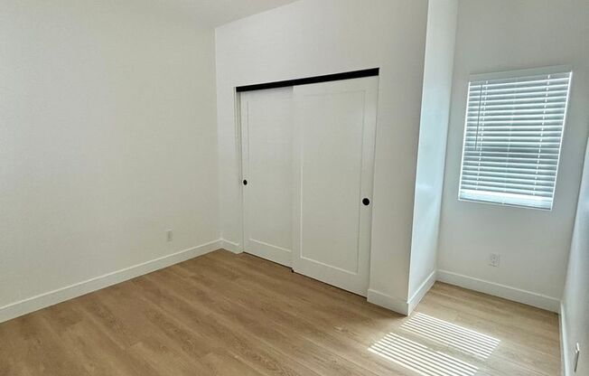 2 beds, 1 bath, $3,300