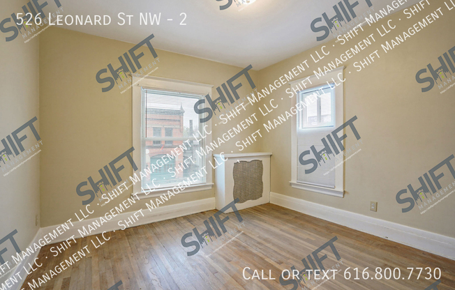 526 LEONARD ST NW